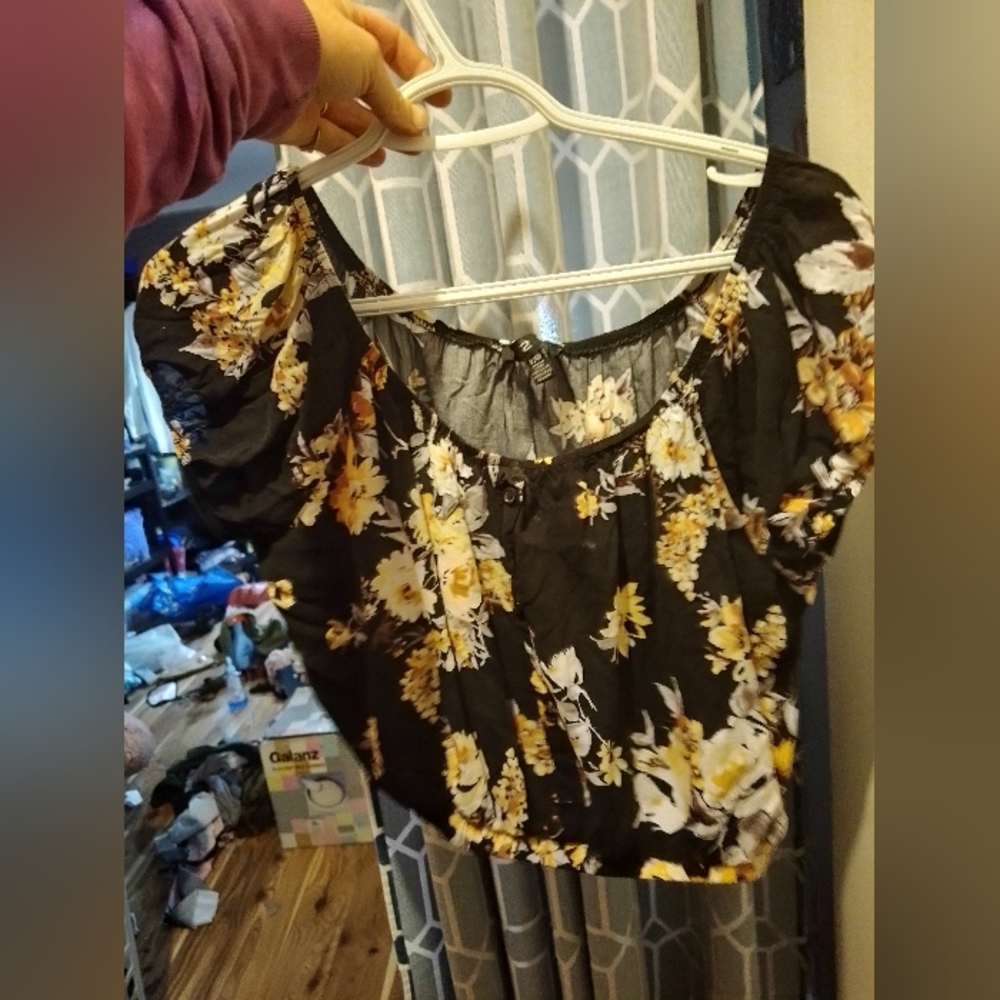 Cute floral crop top